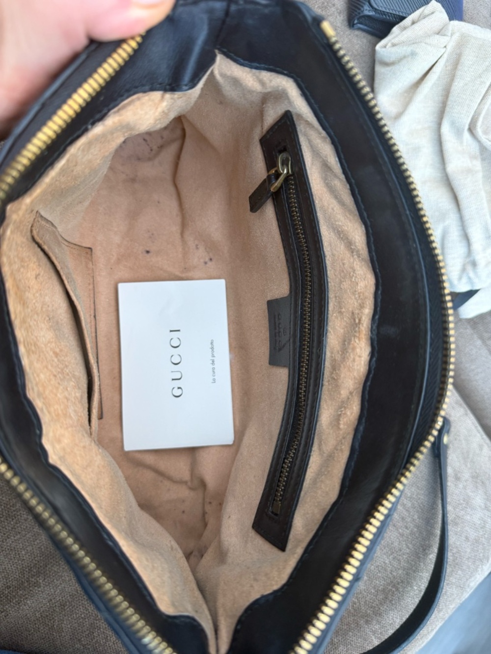 Gucci Medium GG Marmont Shoulder Bag - Picture 6 of 14